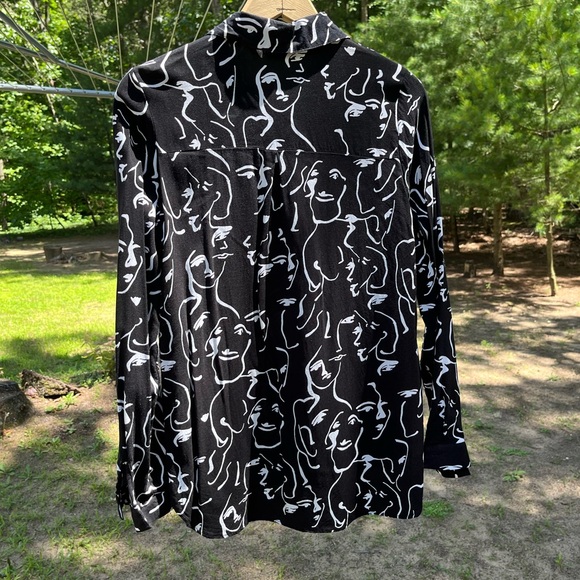 Big Dart Faces Blouse - Picture 11 of 11